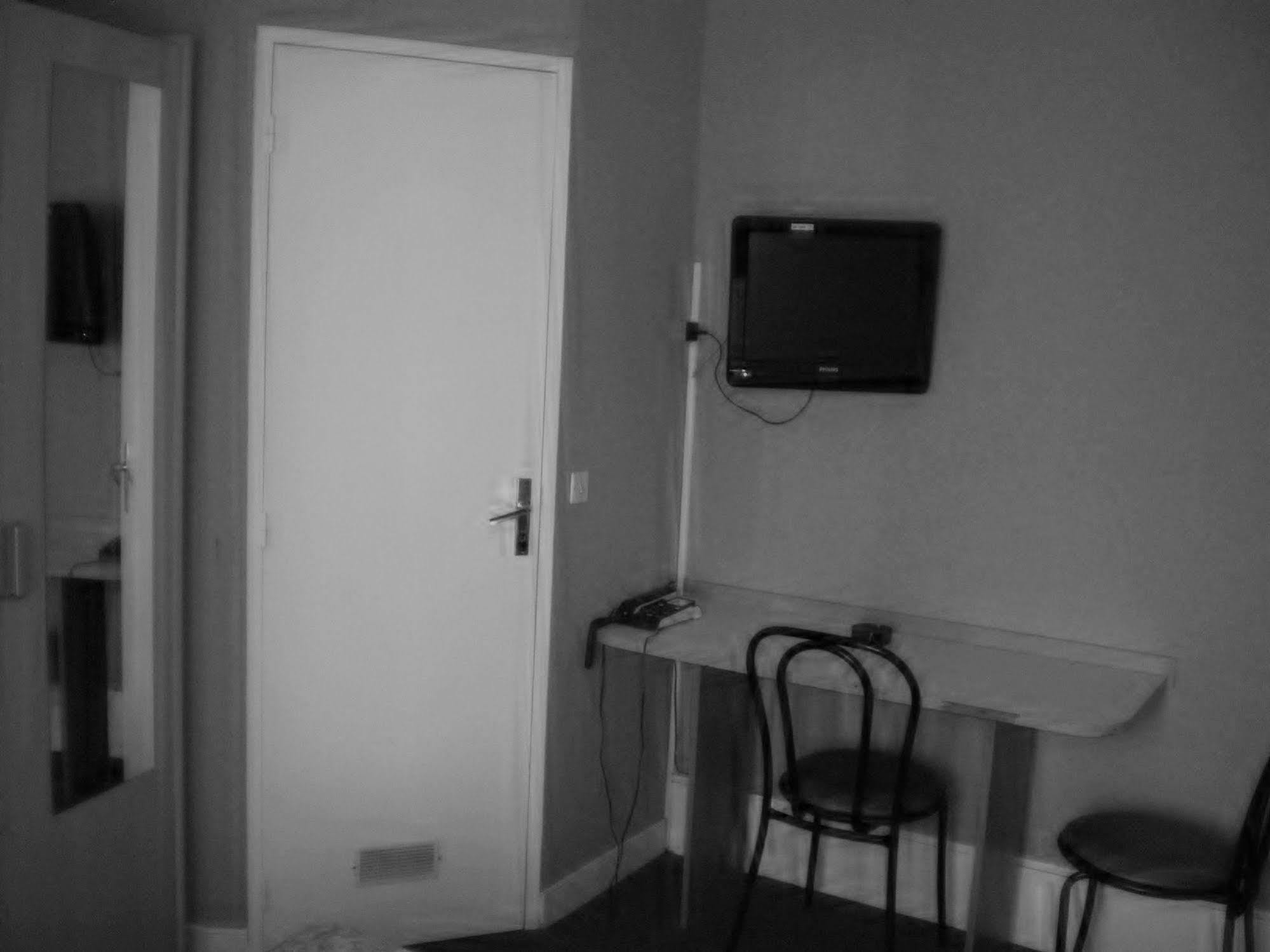 Hôtel Moderne Saint-Denis-en-Margeride Exterior foto